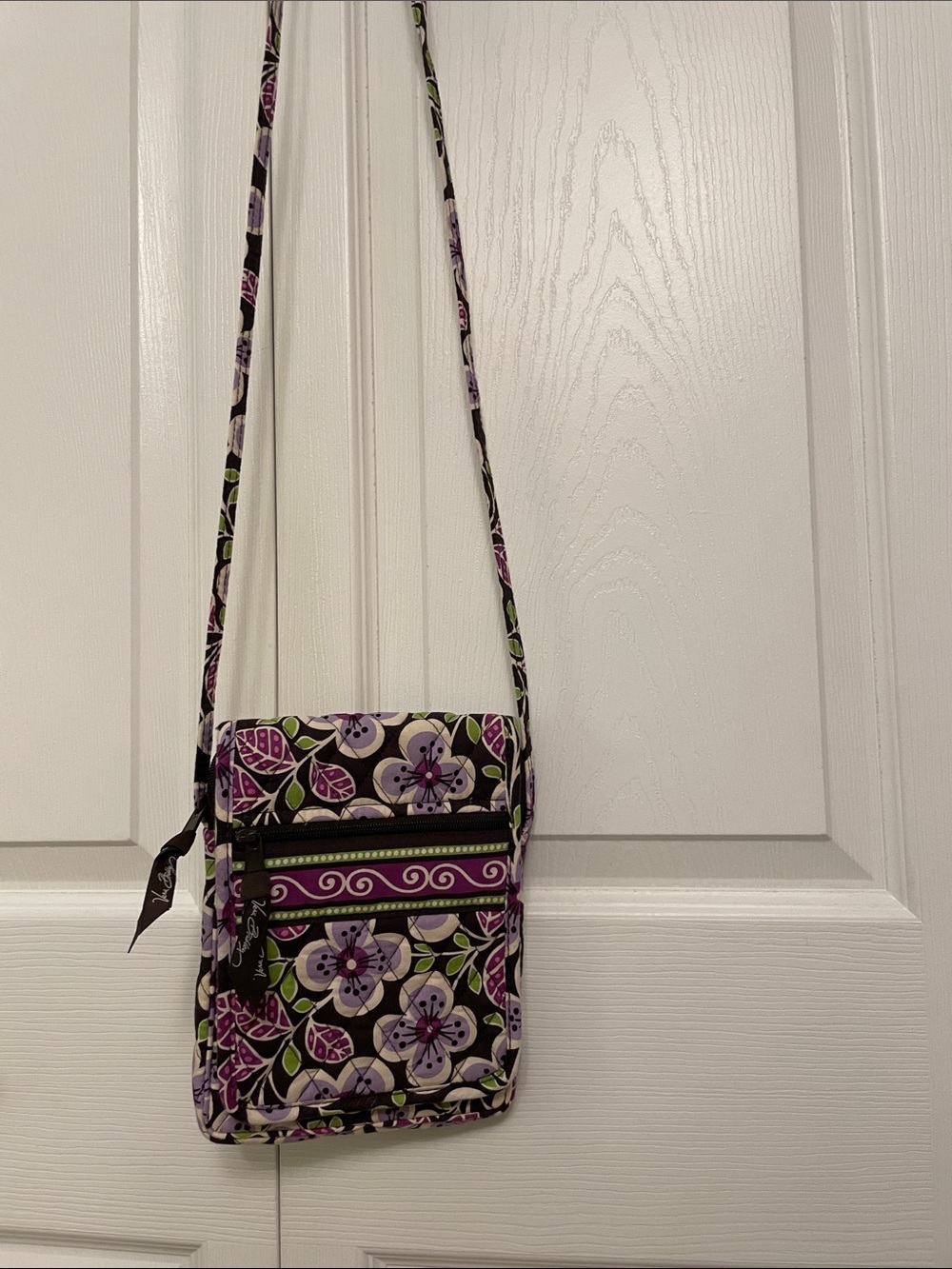 Excellent Condition Vera Bradley PLUM PETALS Crossbody Shoulder Purse Bag